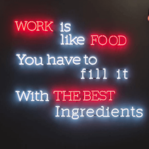 Neonreclame - vergelijking werk en food - Portfolio Brouwers Reklame Neon lichtreclame Stakelogic Eindhoven